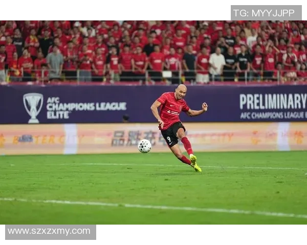 成都足球队的团队协作之道:如何在赛场上实现默契配合与共同进步 成都足球队的团队协作之道:如何在赛场上实现默契配合与共同进步